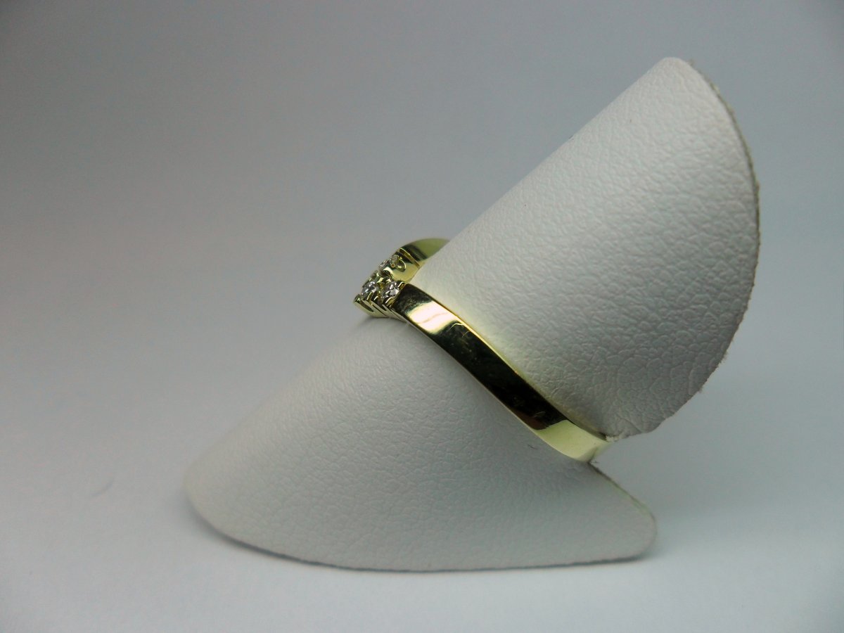 V alliance ring small